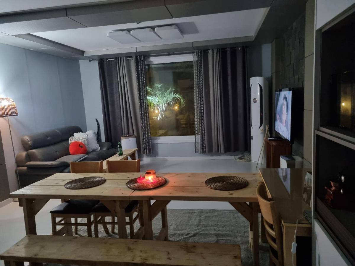 西归浦市Gashi Sarang住宿加早餐旅馆 外观 照片